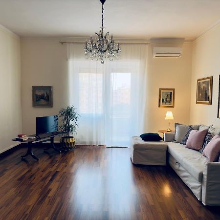 Elegant Apartment In City Center Κάλιαρι Εξωτερικό φωτογραφία