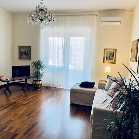 Elegant Apartment In City Center Κάλιαρι Εξωτερικό φωτογραφία