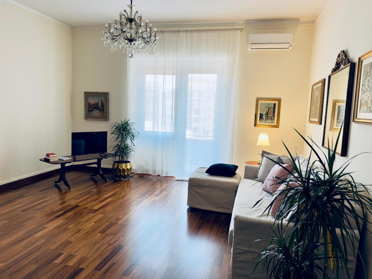 Elegant Apartment In City Center Κάλιαρι Εξωτερικό φωτογραφία