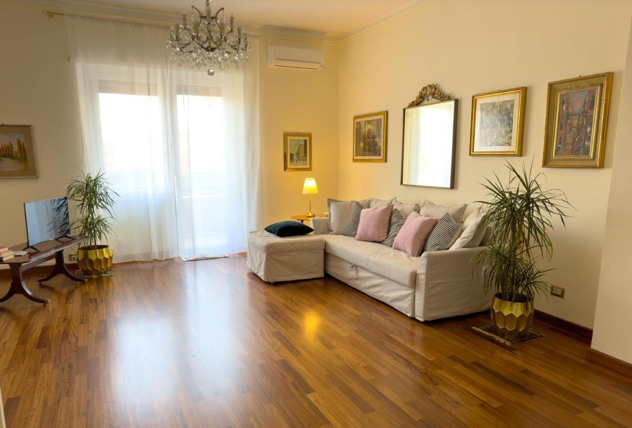 Elegant Apartment In City Center Κάλιαρι Εξωτερικό φωτογραφία